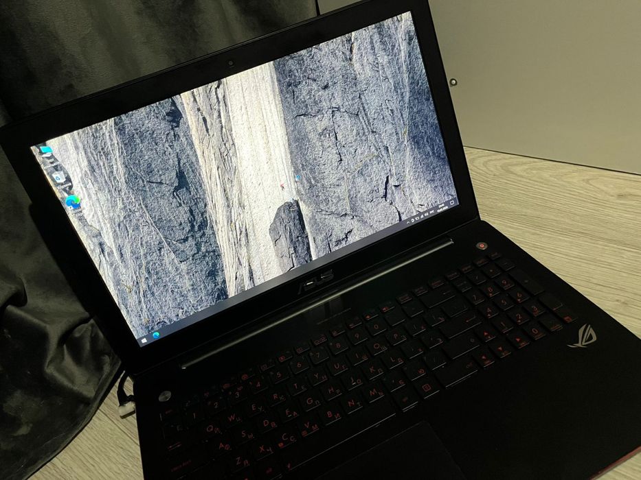 Игровой ноутбук Asus ROG Strix