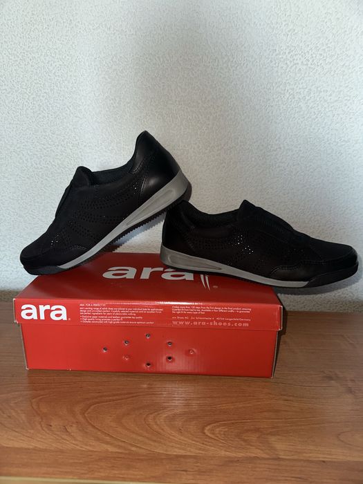 Продам кроссовки 37,5