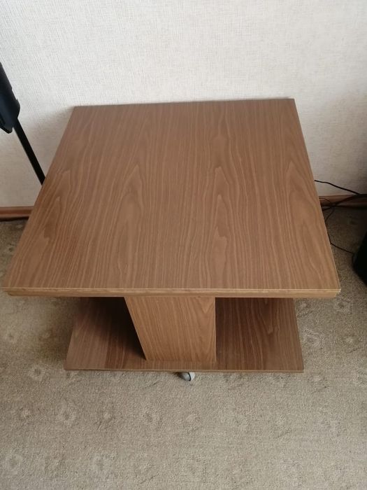 Журнальный столик