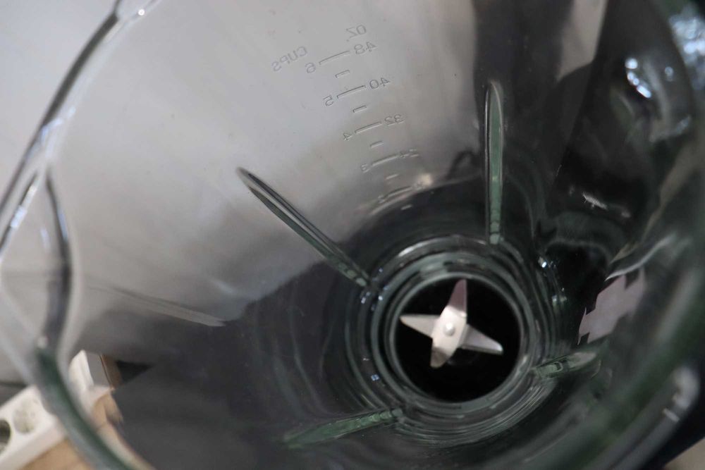 Блендер EMERIO, 1,5L стъклен контейнер, функция за раздробяване на лед