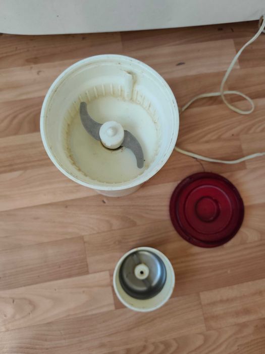 продаю электро мясорубку, кофемолку советскую недорого бу