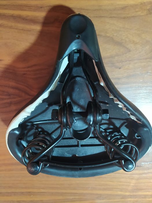 Продам сиденья для велосипеда новая смотрите фото