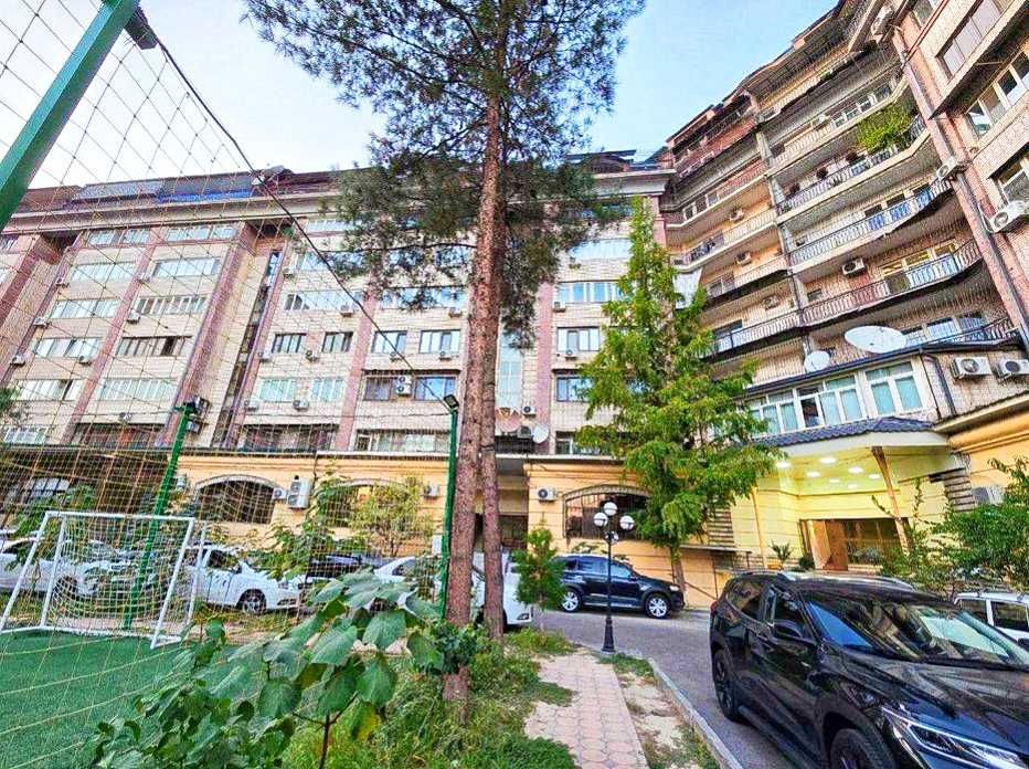 Срочно Центр. Габус. Метро Айбек. 220 м² свободы