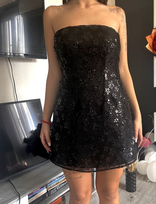 Рокля ASOS с пайети