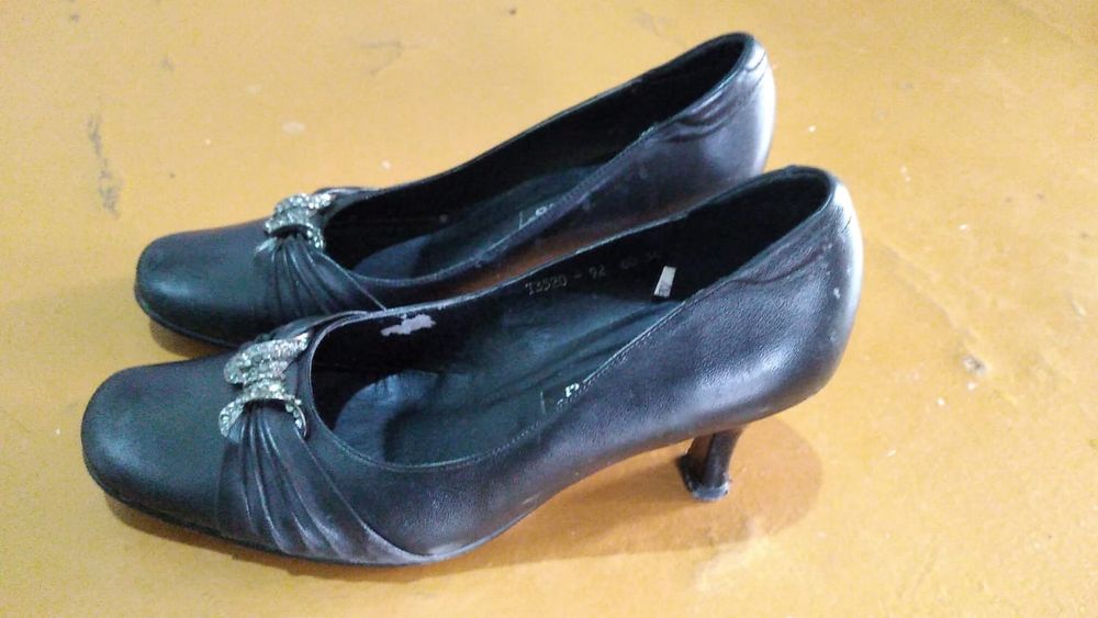 Продам кожаные туфли