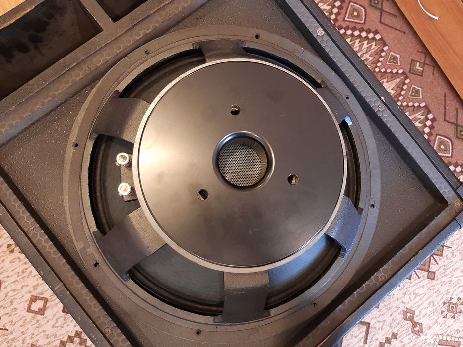 Бас каси JB systems vibe-18 инч 2 бр.