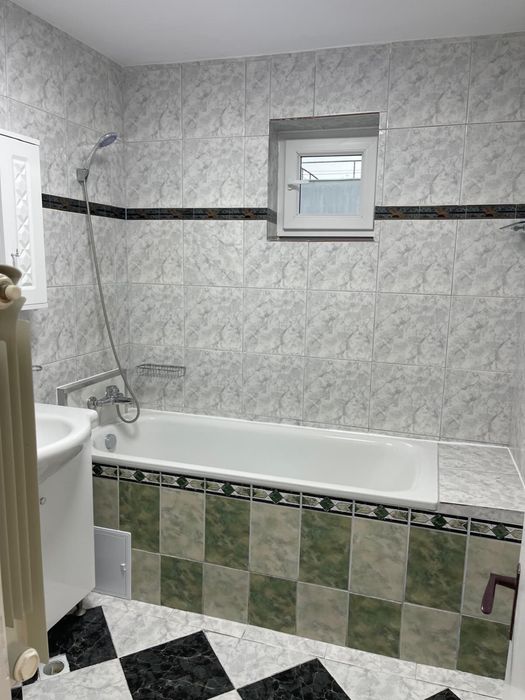 Inchiriez apartament