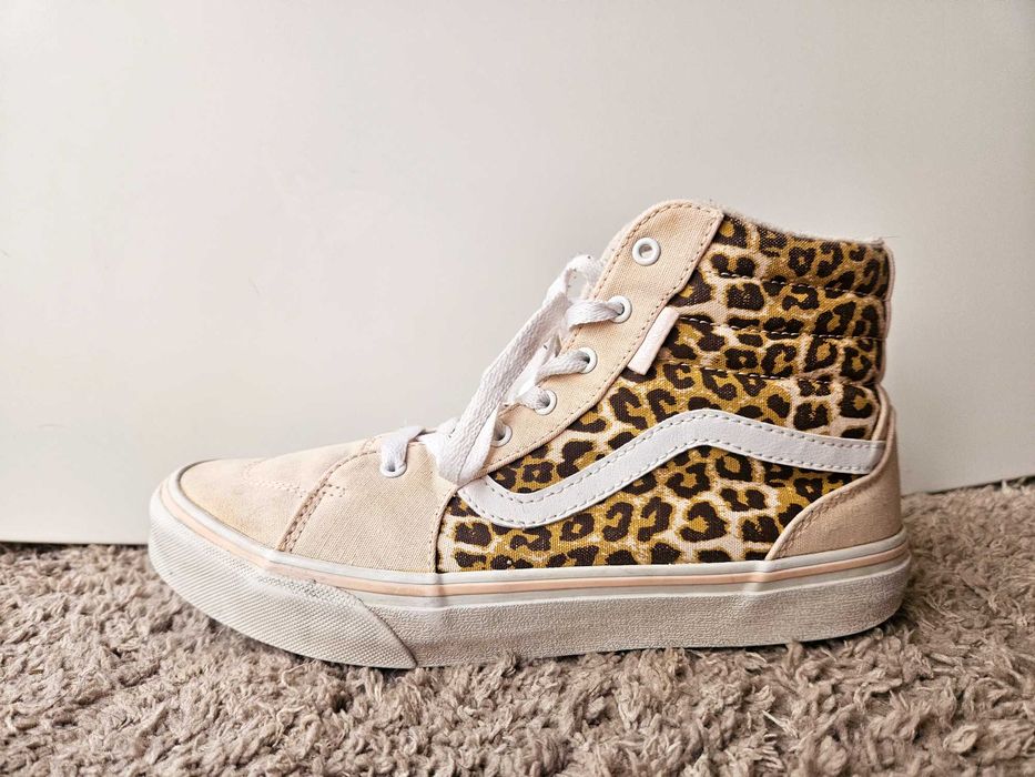 Запазени Vans кецове, номер 37!