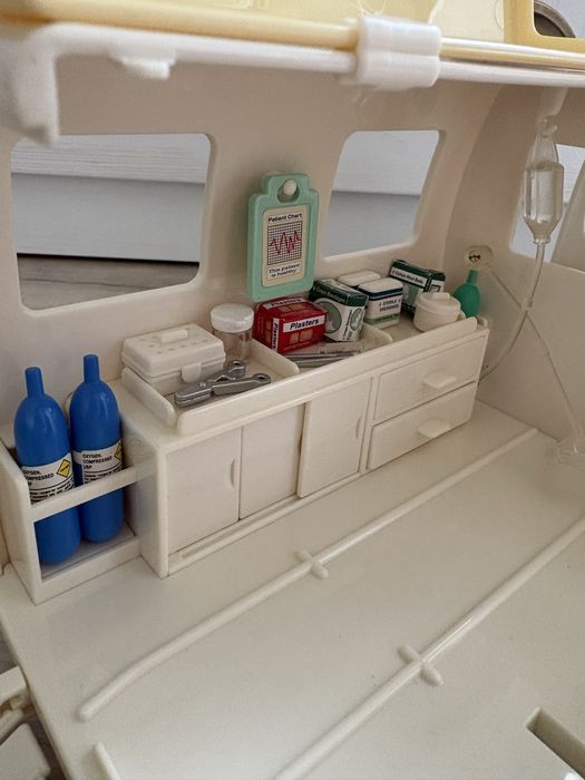 Familii Sylvanian Ambulanta