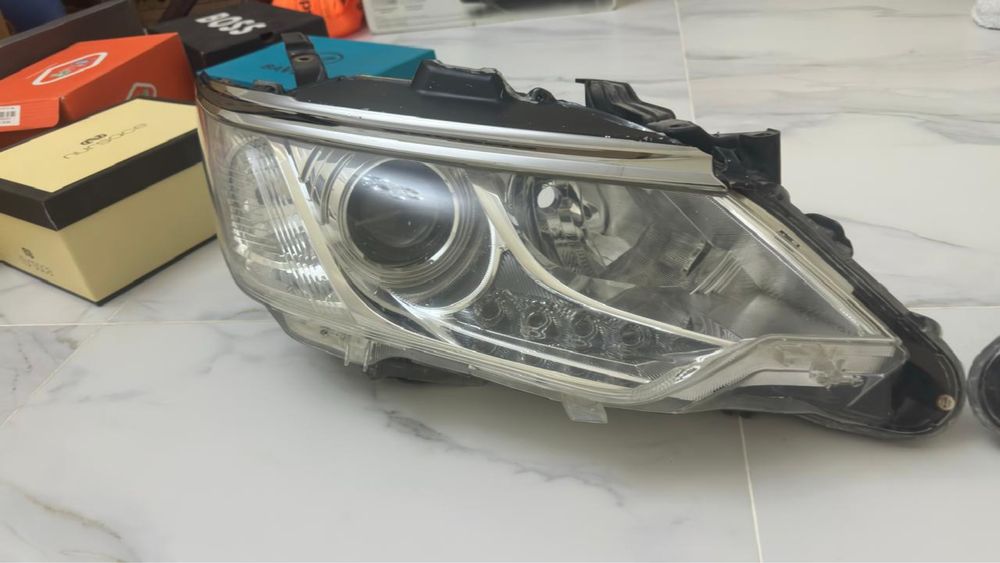 Фары на Toyota Camry 55