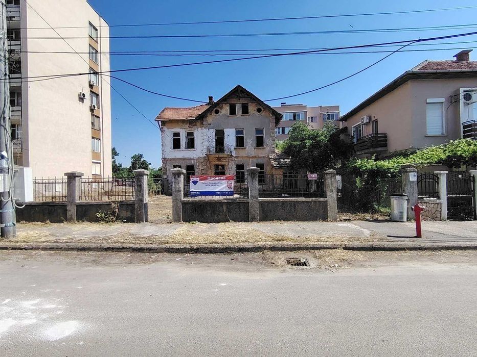Къща в центъра  на гр. Бяла Слатина