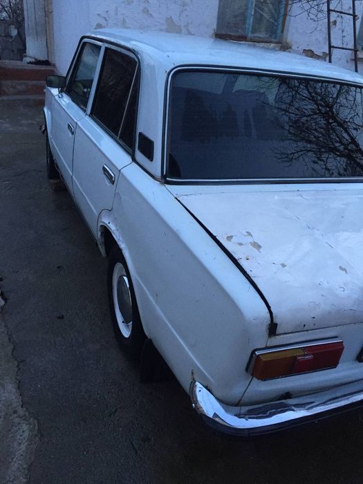 Moshina srochna sotiladi 21011