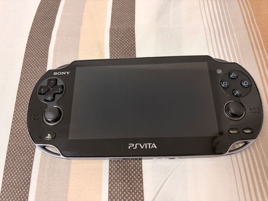 PS VITA 64 GB + 1000 Игри