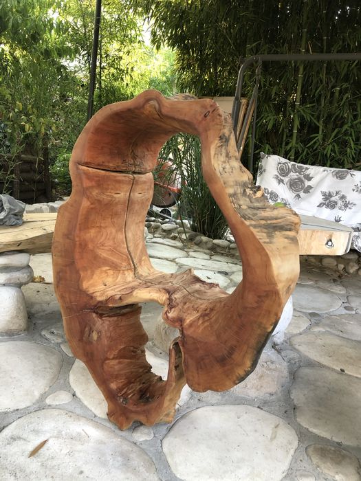 Огледала с дървен акцент