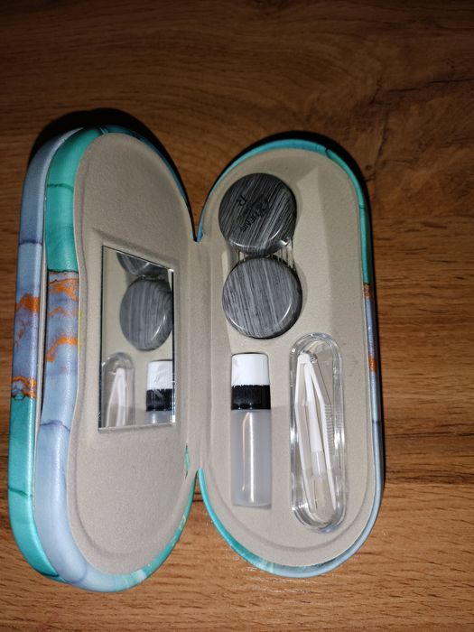 Футляр для очков и линз