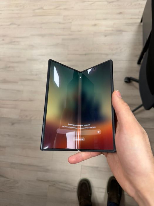 Samsung Galaxy Z Fold 7 – stare foarte bună – funcționează impecabil