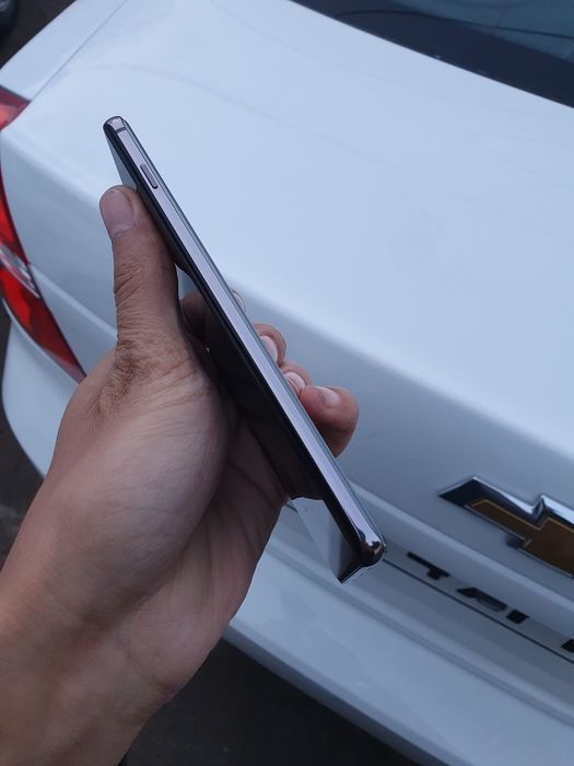 Samsung Galaxy S10 PLUS DUOS. OzU 8/128 GB. Garantya bor. Halol