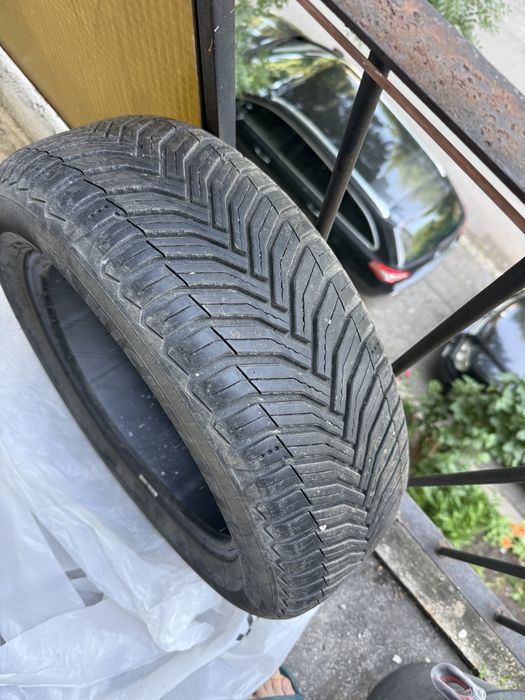2 бр. Всесезонни гуми Michelin CrossClimate2 - 185/60 R15 (DOT 2121)