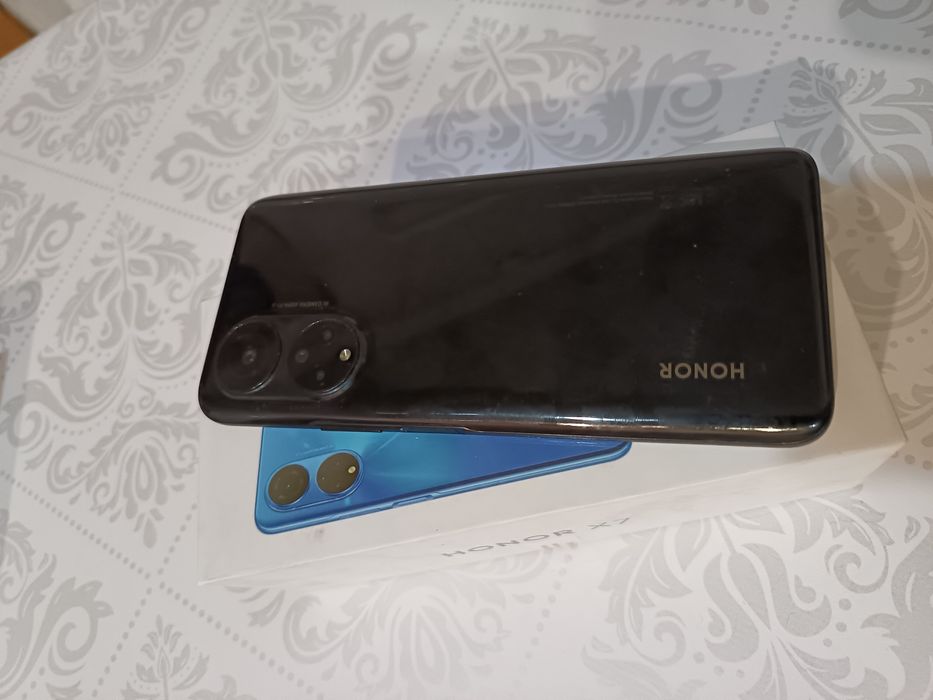 Телефон Honor X7