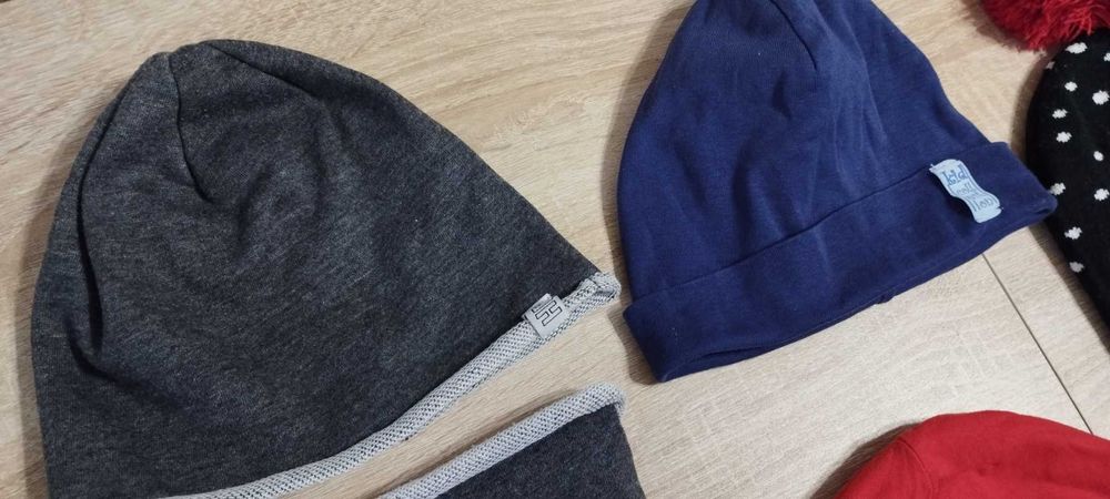ЛОТ детски шапки и шал/есен-зима/