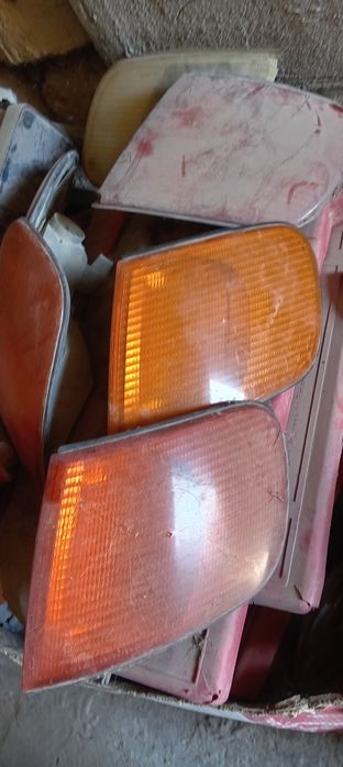 Продам поворотник 124 190. С4