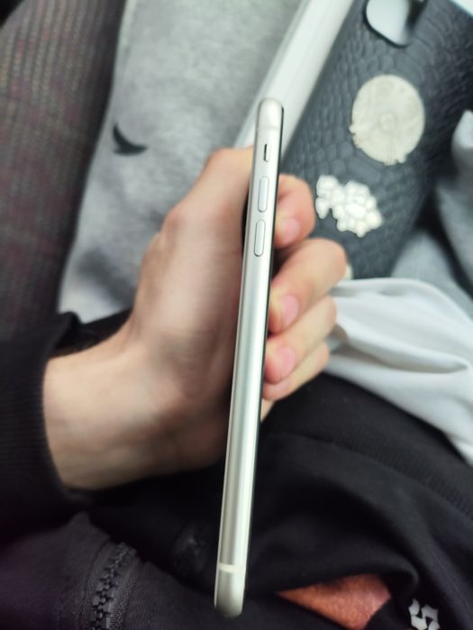 iPhone 11 белый / Оригинал / Коробка / EAC