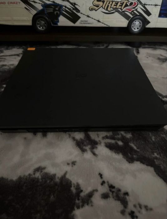 PlayStation 4 slim 1 TB