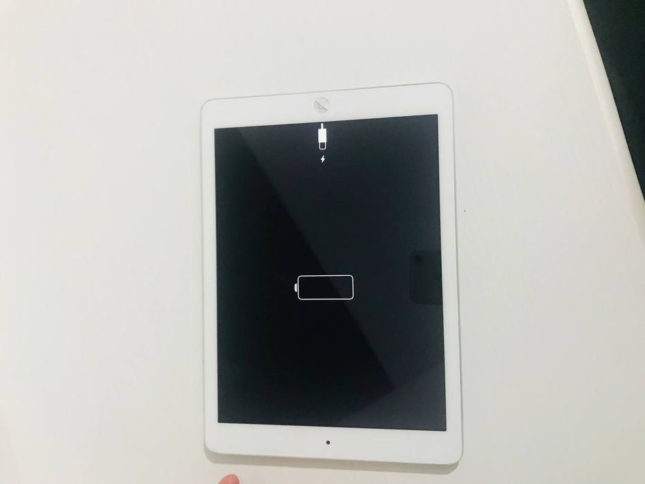 Ipad air 2 память 32 отличном састояние  обмен есть