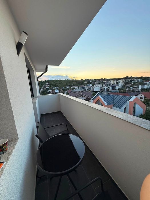 Închiriez apartament