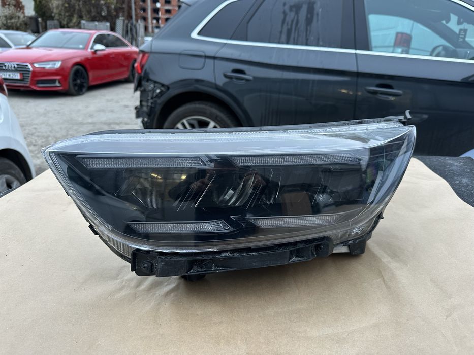 Kia Stonic ляв  фар