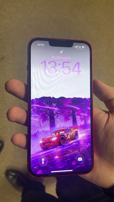 Продам Iphone 13