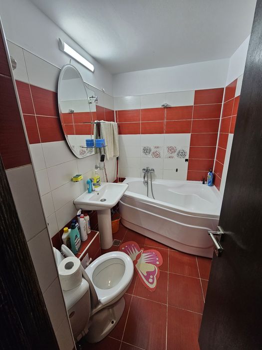 Vând apartament cu doua camere decomandat