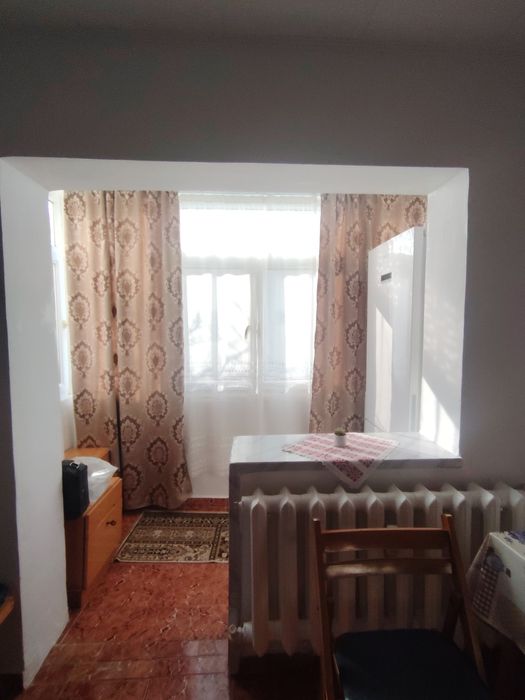 Închiriez garsonieră