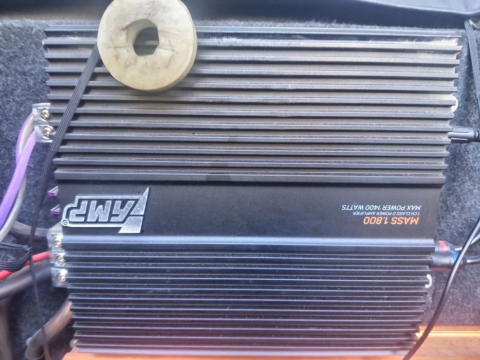 Продам сабуфер с усилителем