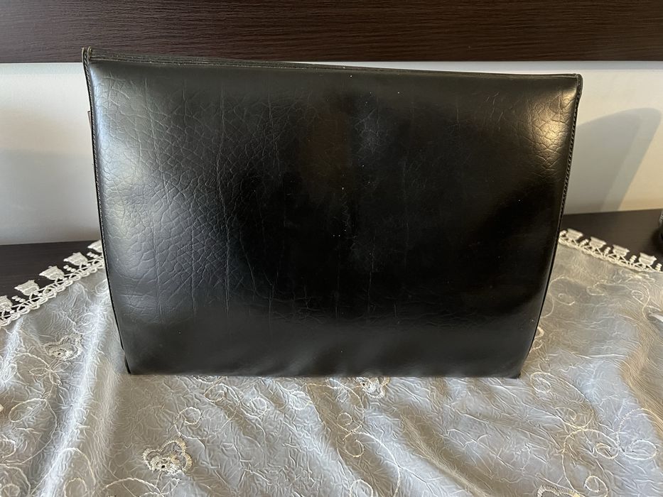 Кожени чанти.