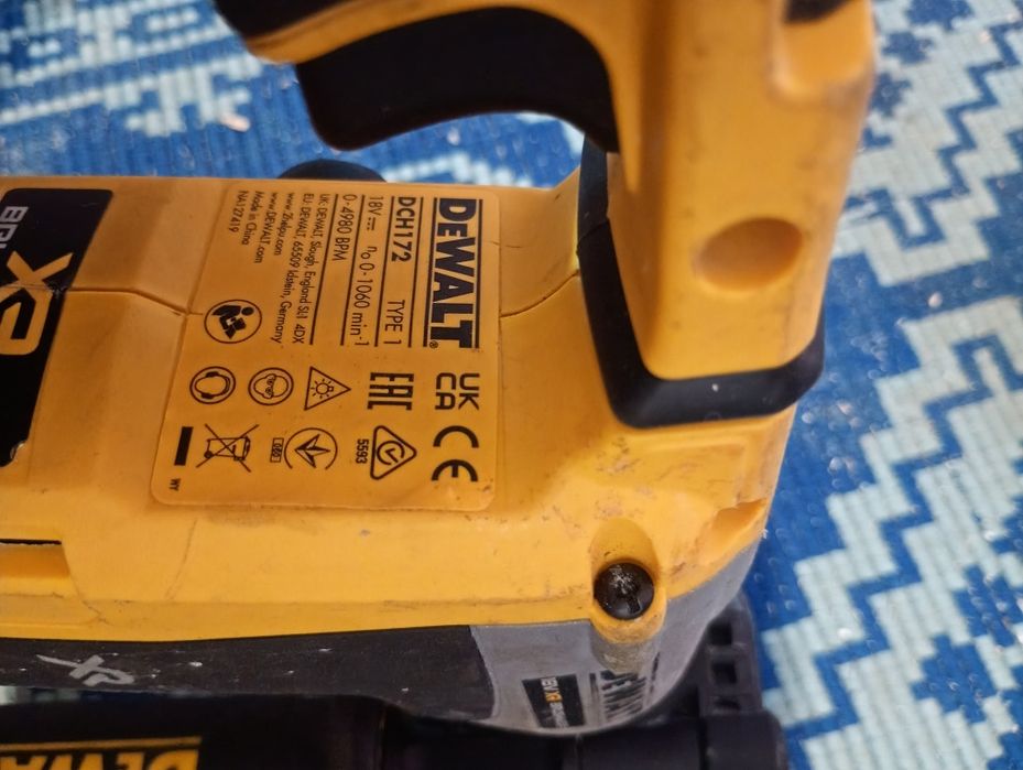 Percurie dewalt cu baterie