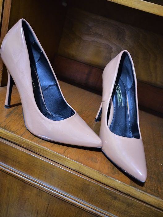 Pantofi stiletto