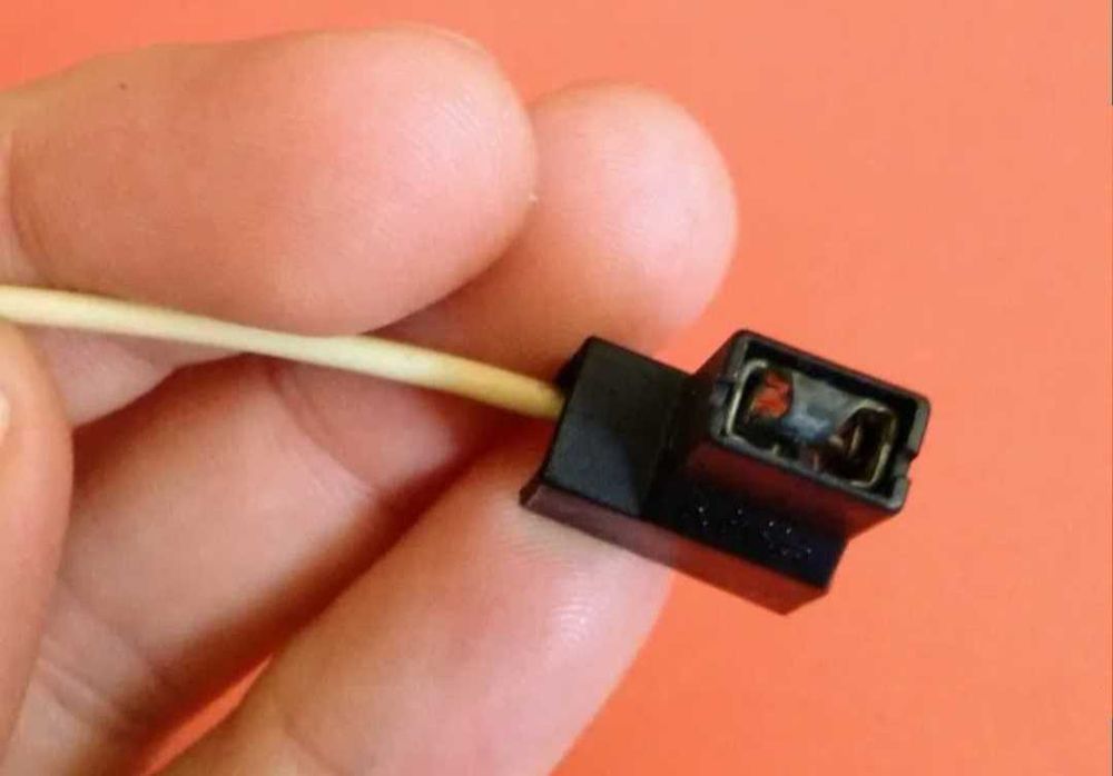 Mufa / Soclu pentru Bec H1 , modelul cu un fir