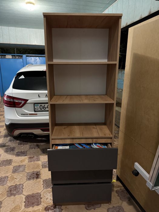 Срочно продаем офисные шкафы, 2 шт