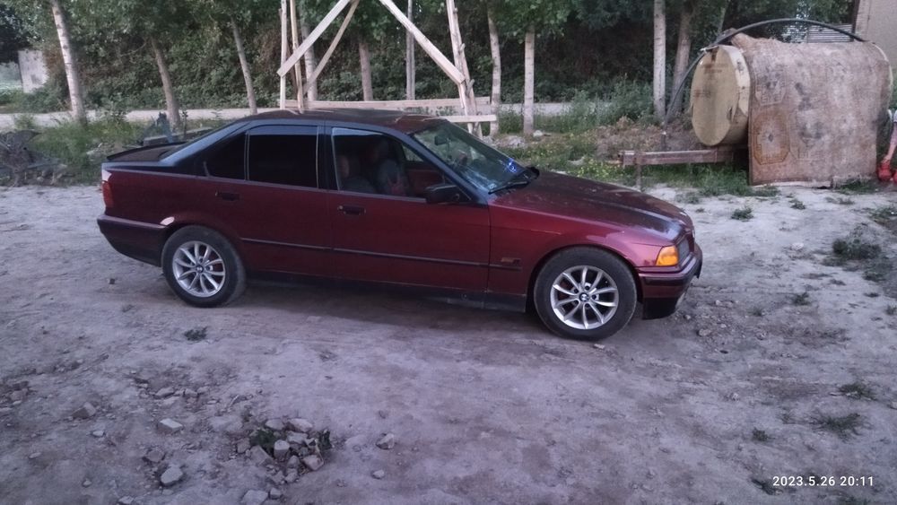 Mashina yaxshi holatda yurib turibdi