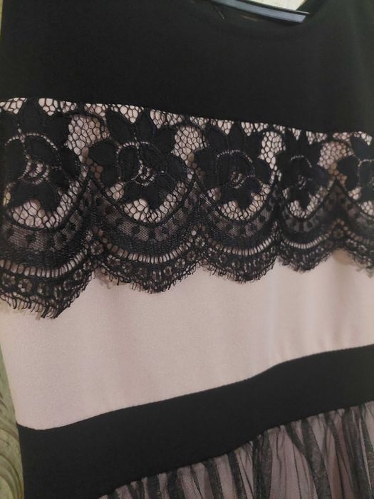 Къса черно-розова Рокля