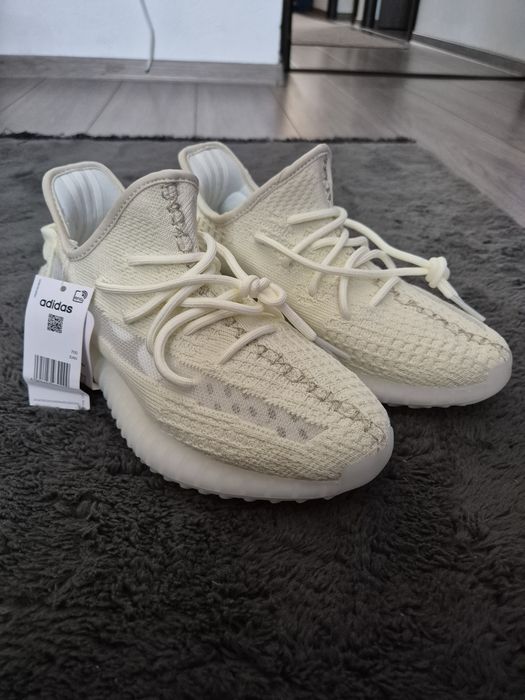 Adidas Yeezy Boost 350 v2 Bone Sneakers