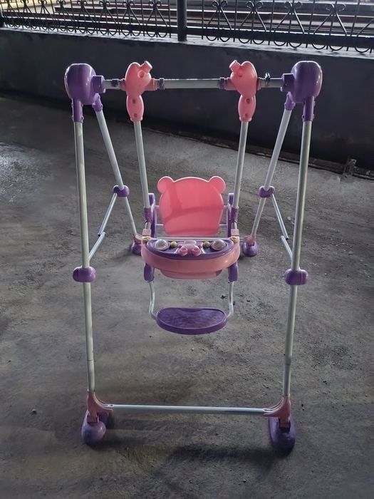 Качеля детская б/у не новая