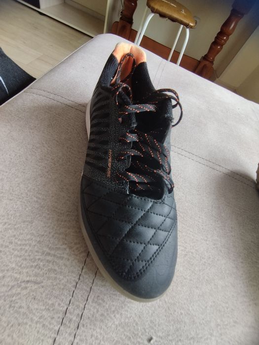 Продаю футзалки.