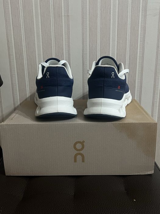 Кроссовки on cloud(oc)