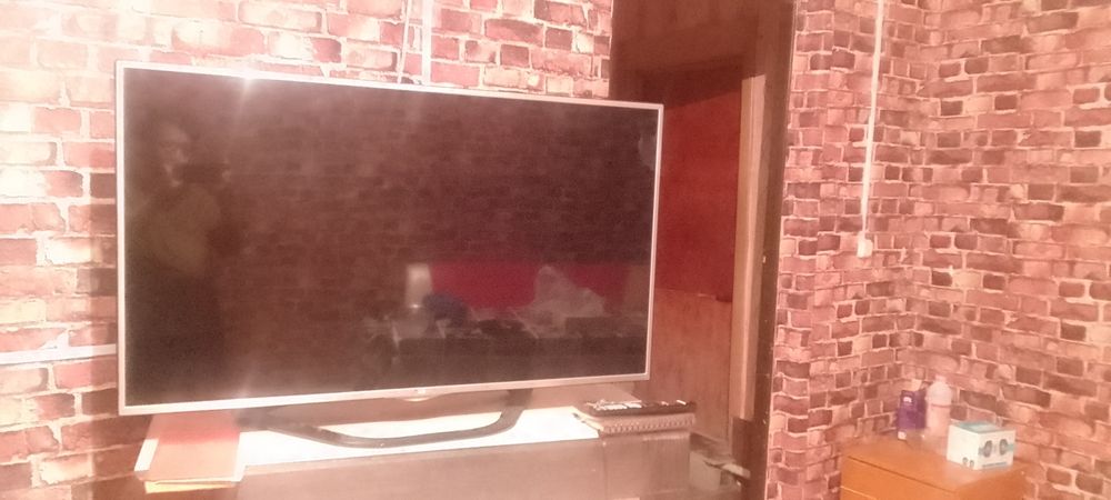 Продам телевизор LG