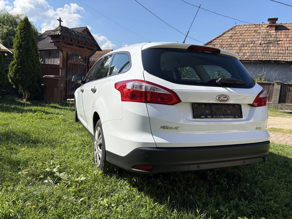 FORD Focus 2014 — imagine 3