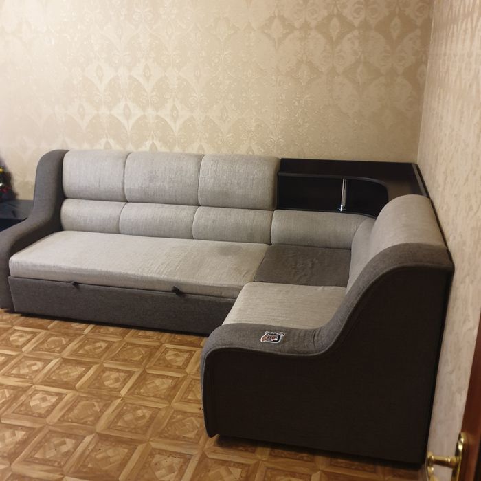 Диван угловой и кресло