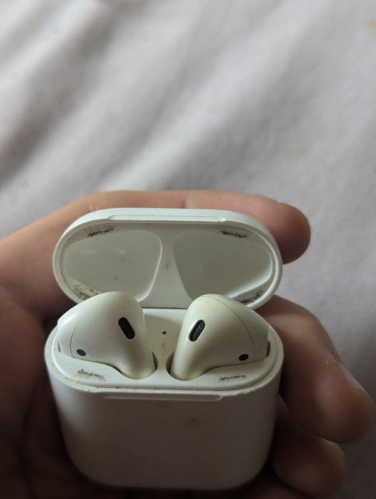 Airpods gen 1 в рабочем состоянии