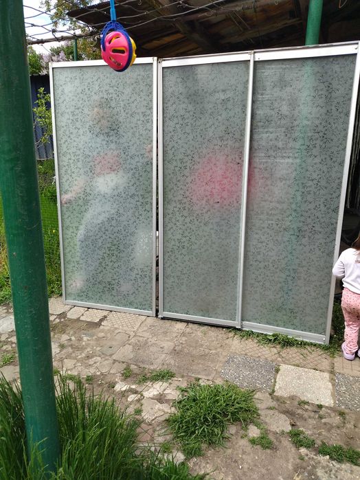 душ кабина демонтирана